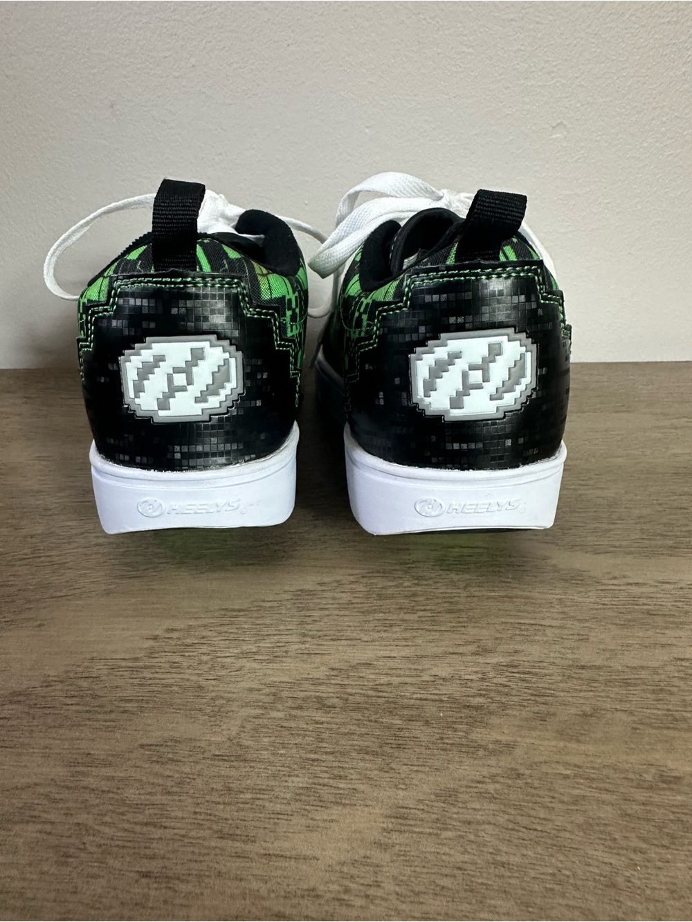 Heelys Kids MineCraft Low-Top Skate Shoes Size 4 - Picture 4 of 10